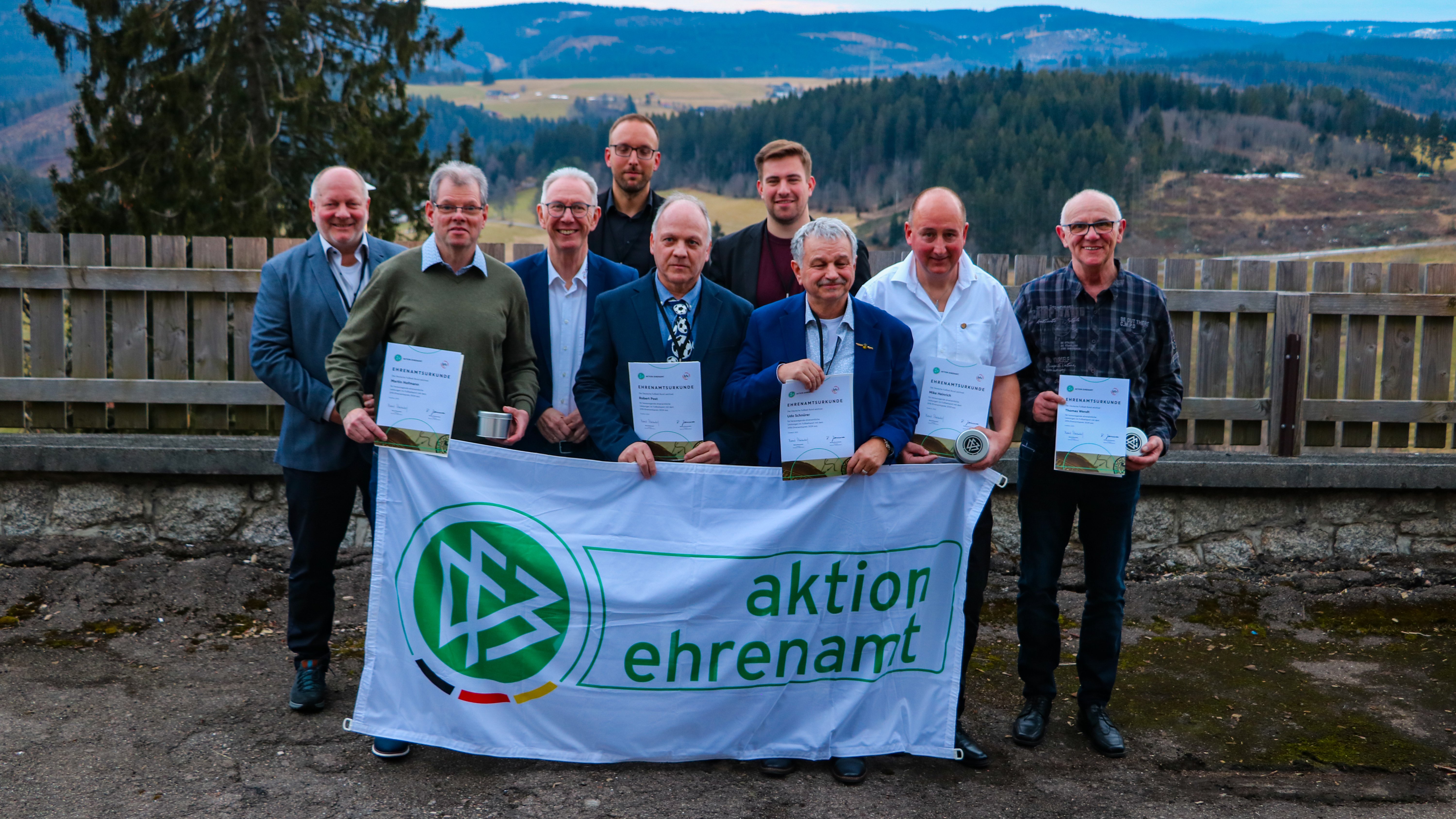 Gruppenfoto der Ehrenamts-Preisträger aus Baden beim Dankeschön-Wochenende in Saig