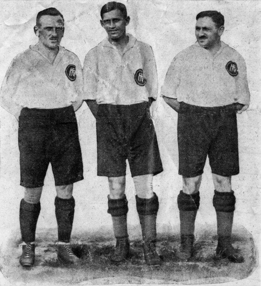 Das Titelbild von „Süddeutscher Illustrierter Sport“ vom 4. Juli 1921 zeigte das berühmte Innentrio der Altmeister-Mannschaft des Karlsruher FV: v.l. Fritz Förderer, Gottfried Fuchs, Julius Hirsch.